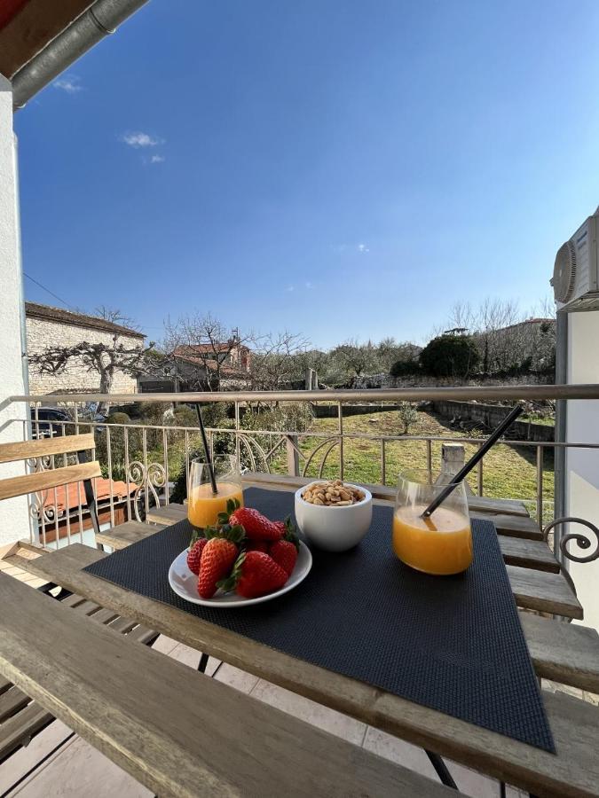 Apartment Lorun 47 Tar-Vabriga 외부 사진